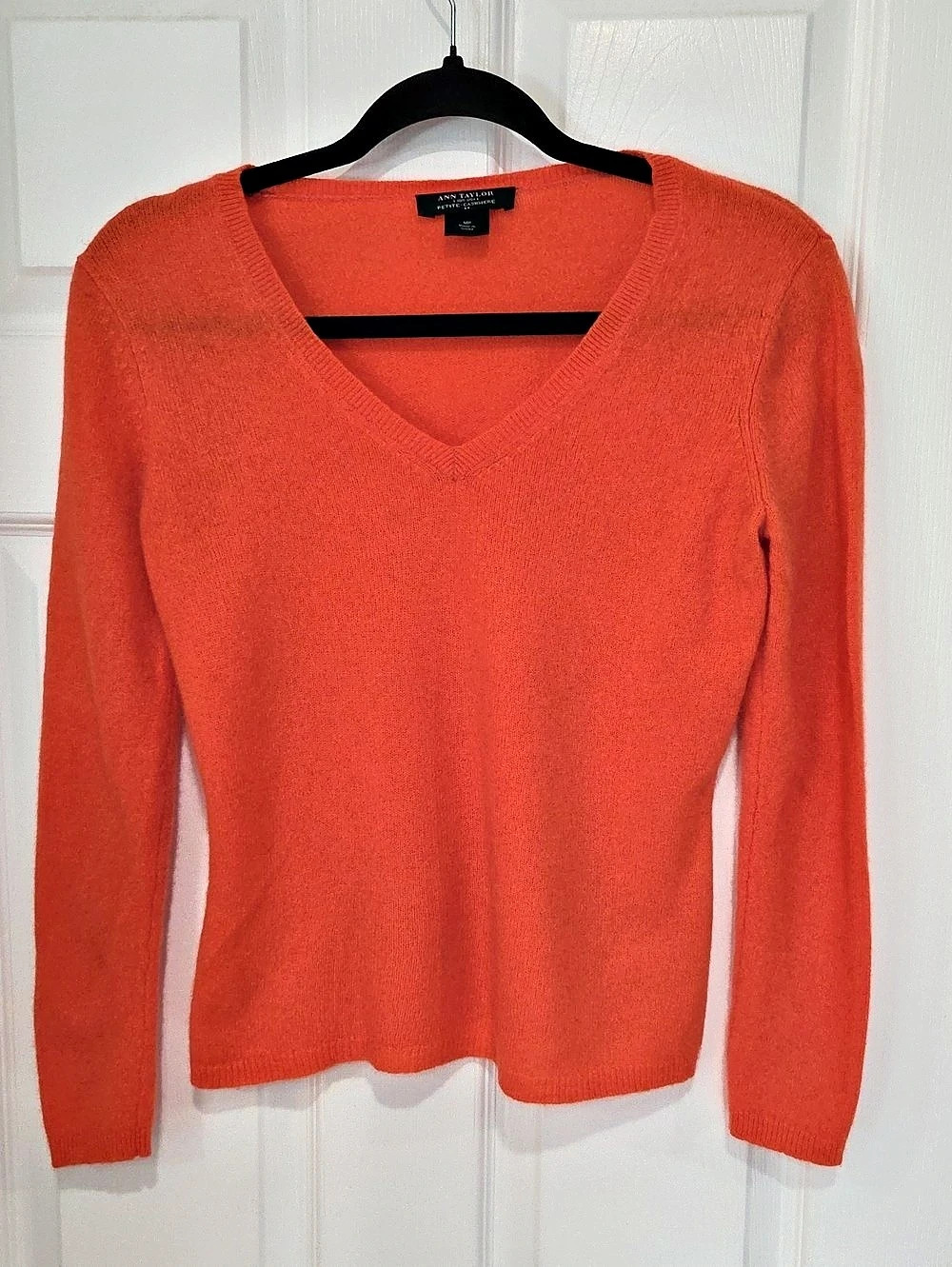 Ann Taylor Petite Cashmere V-Neck Sweater Orange Medium Ptp Is 19"